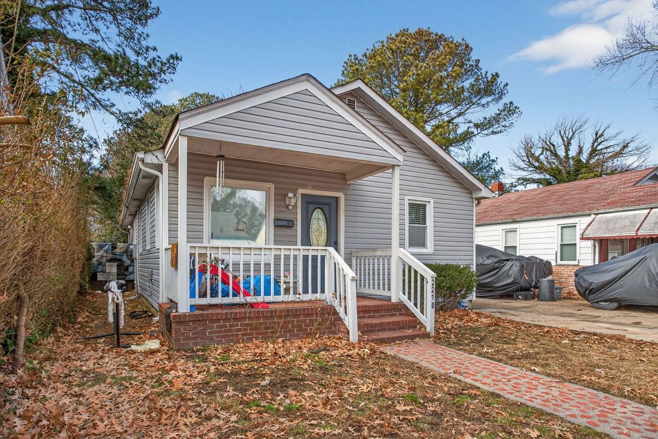 2210 Pearl St - Photo 3 of 25