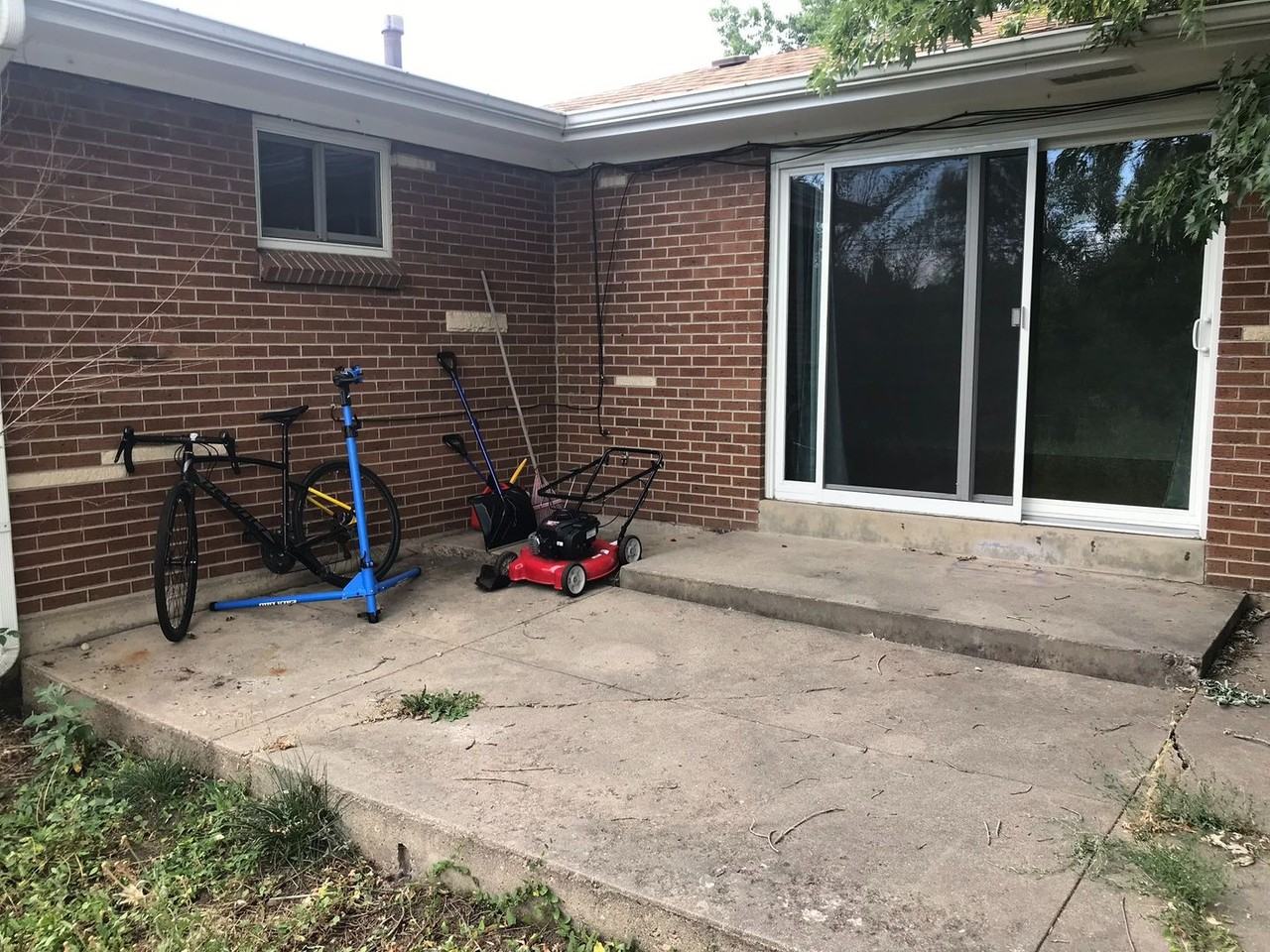 3895 Moorhead Ave - Photo 3 of 28