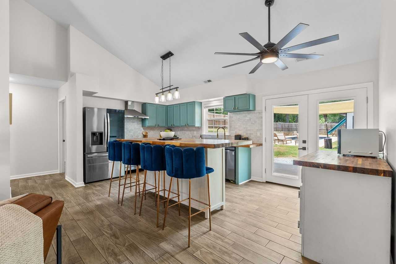 131 Wilbon Cir - Photo 3 of 43