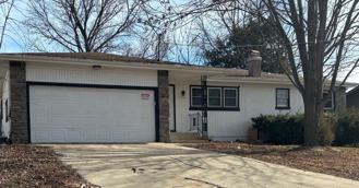 3304 N Stewart Ave - Photo 1 of 1