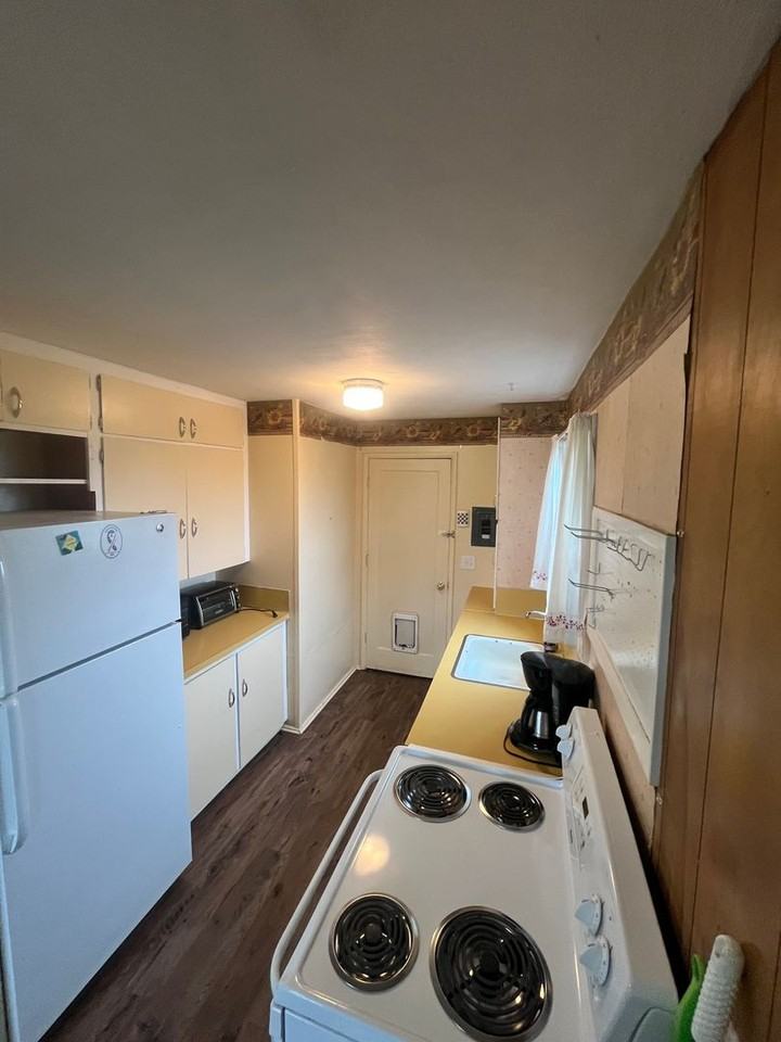 34228 Christmas Tree Ln - Photo 5 of 14