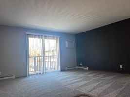 featured image of 820 E Summit Ave