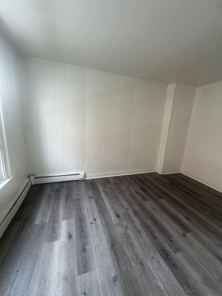 848 Elliger St - Photo 2 of 10