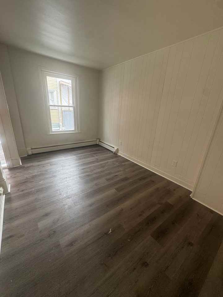 848 Elliger St - Photo 3 of 10