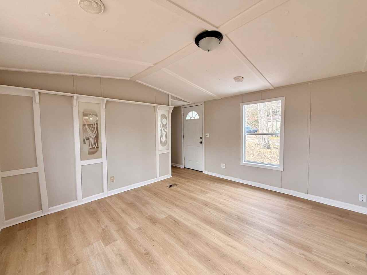 7150 Samuel Dr - Photo 5 of 21