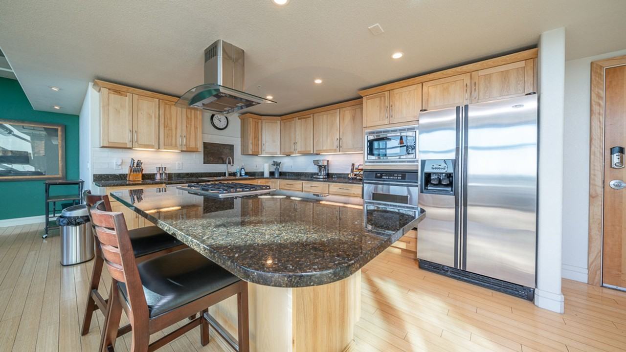 417 E Kiowa St #1203 - Photo 5 of 23