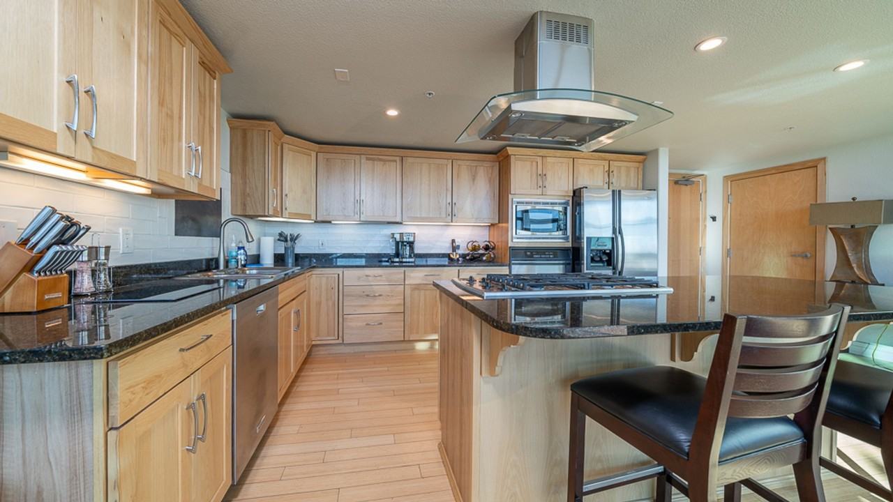 417 E Kiowa St #1203 - Photo 7 of 23