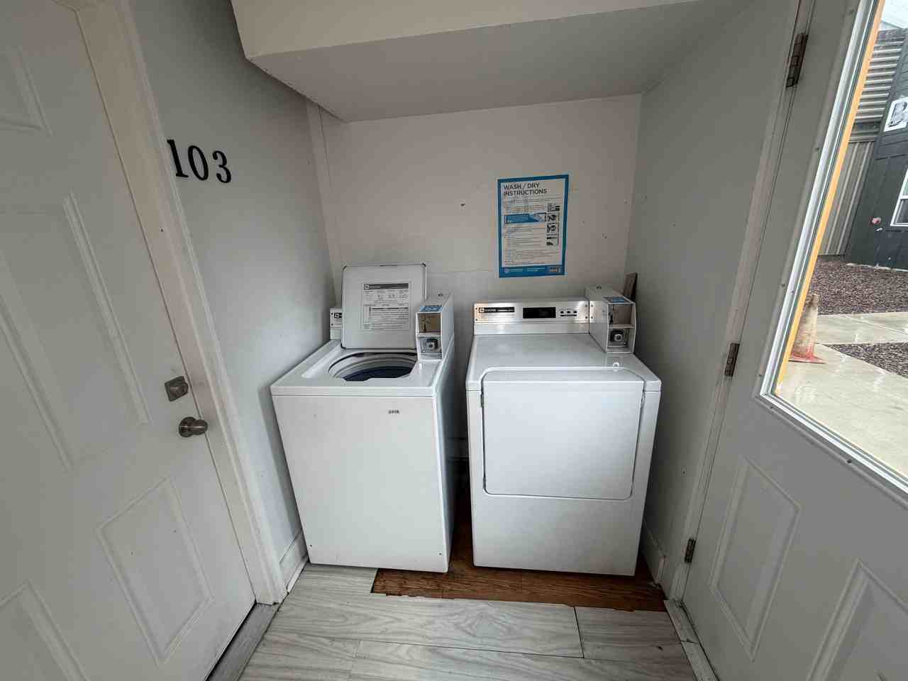 3018 East Everett Avenue - Photo 3 of 5