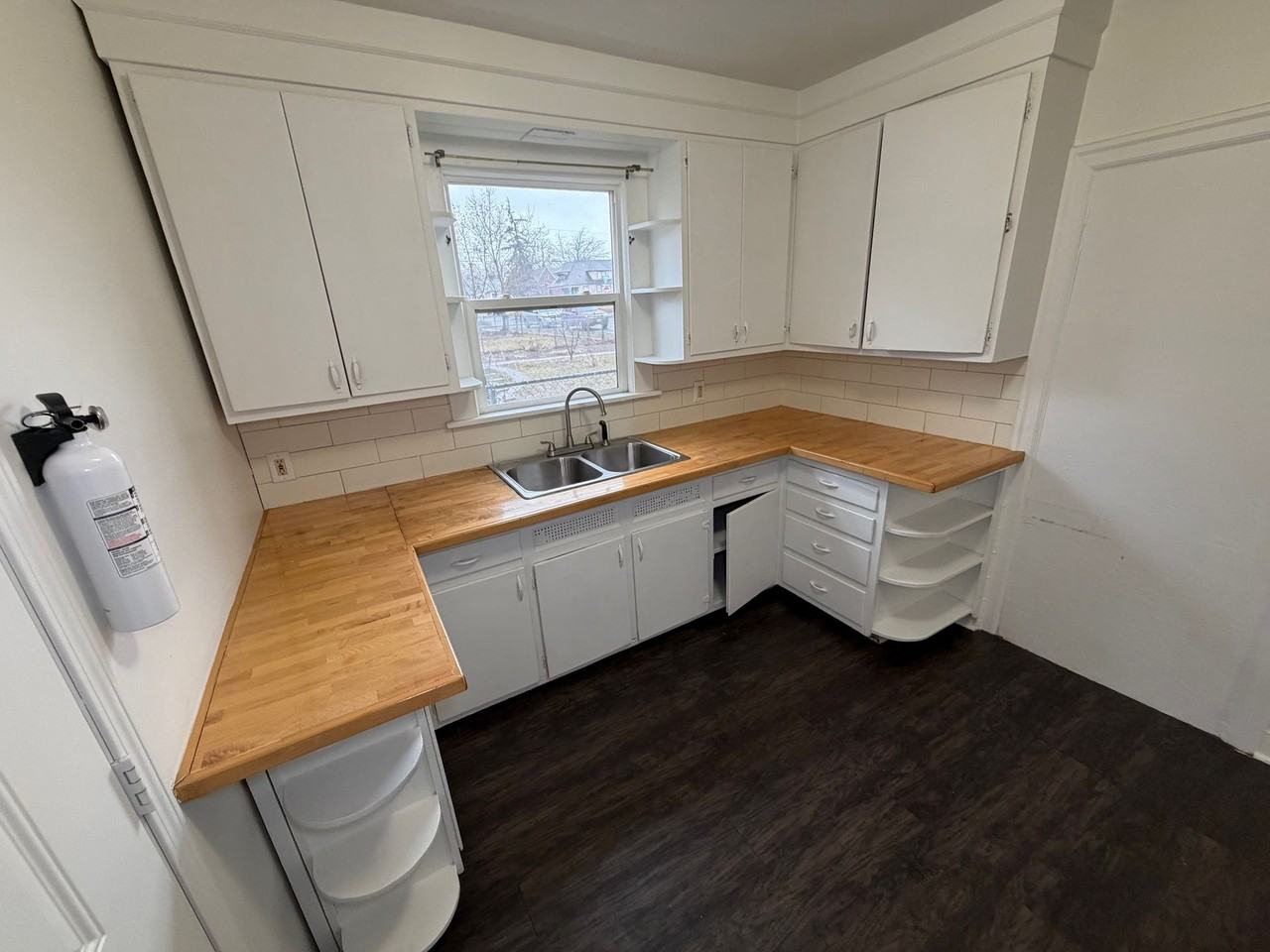 3018 East Everett Avenue - Photo 5 of 5