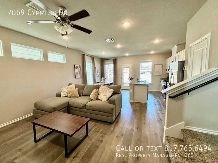 7069 Cypress Dr - Photo 3 of 10