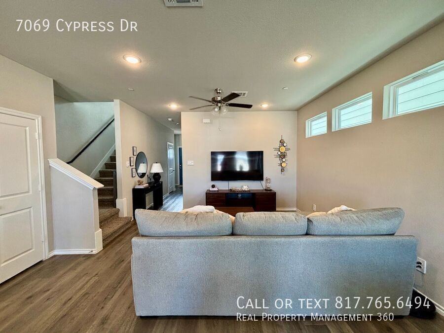 7069 Cypress Dr - Photo 6 of 10