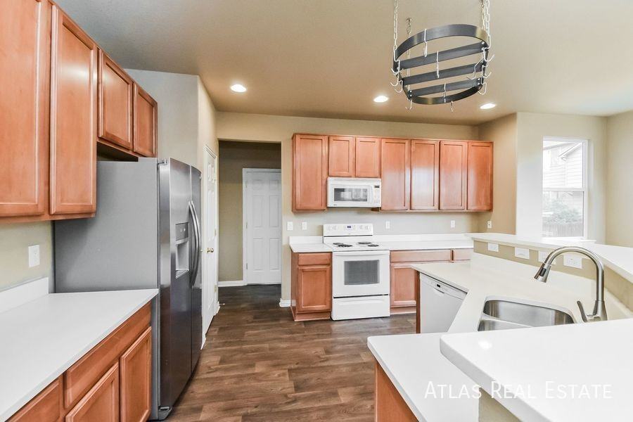 7974 Irish Dr - Photo 4 of 20