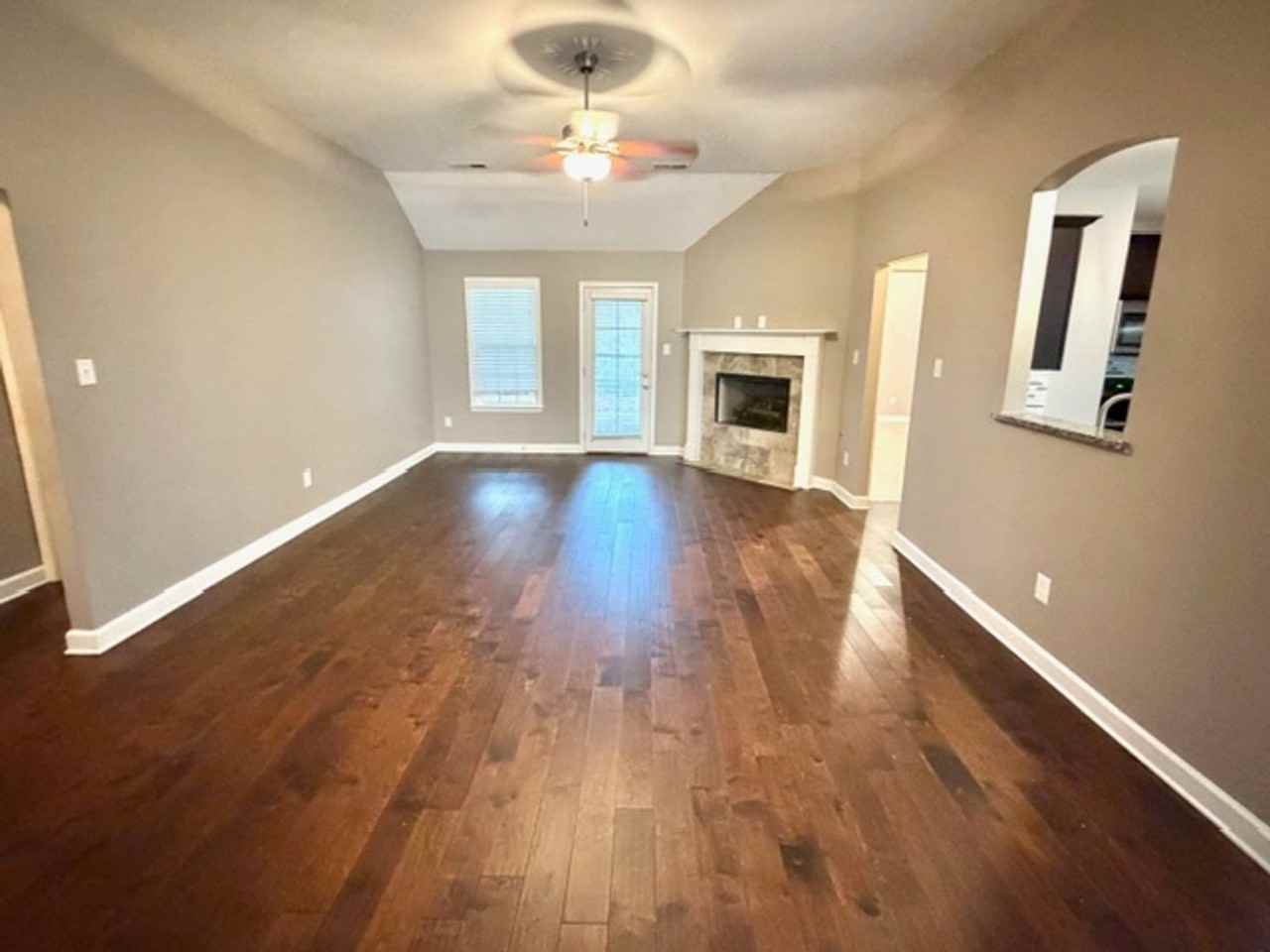 8114 Woodson Dr - Photo 4 of 12