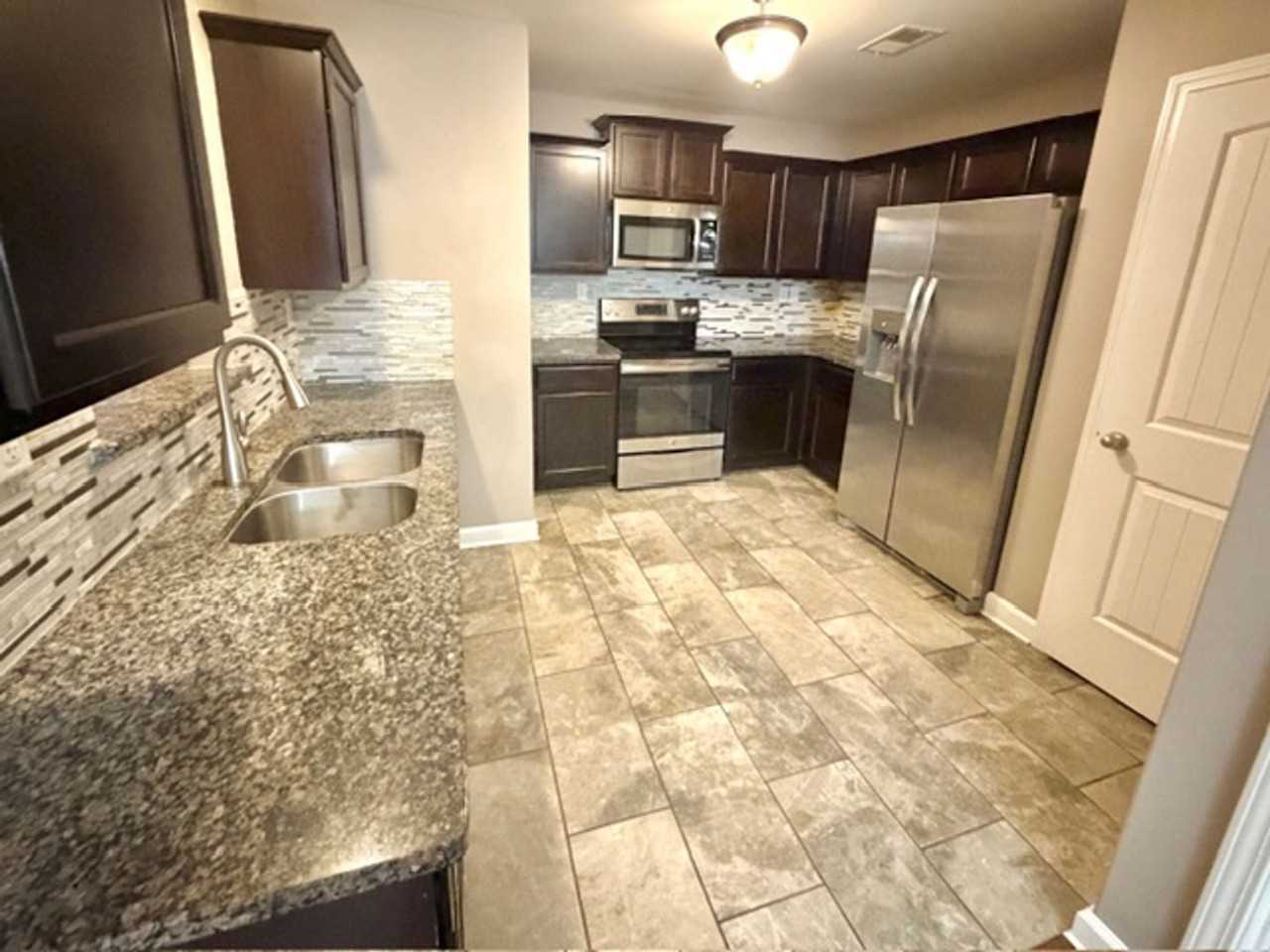 8114 Woodson Dr - Photo 5 of 12