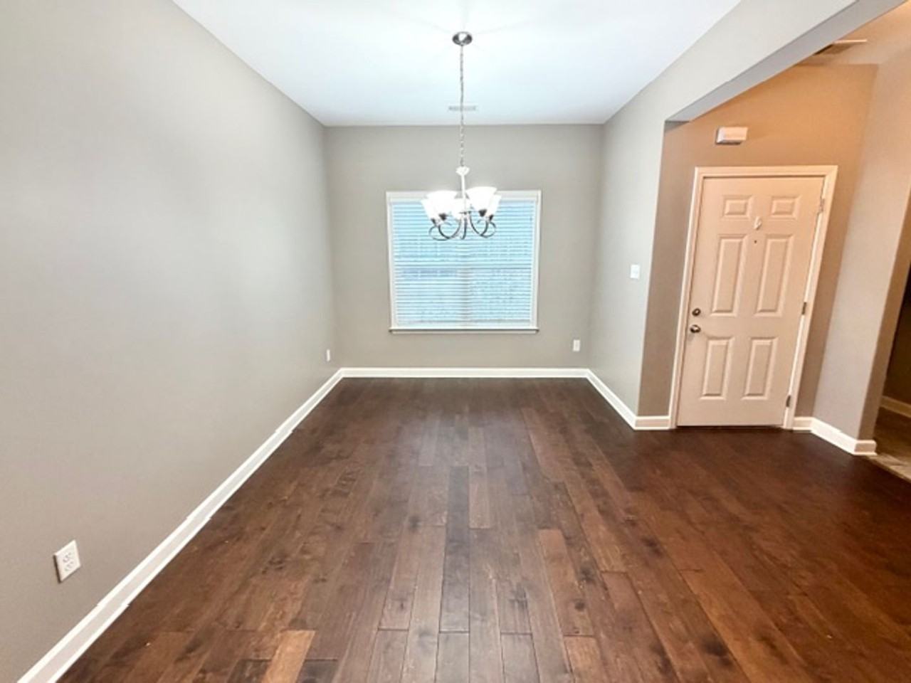 8114 Woodson Dr - Photo 6 of 12