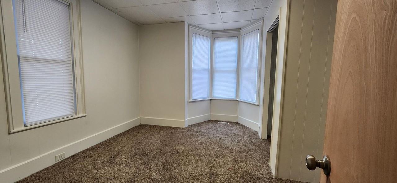 520 S Michigan Ave - Photo 2 of 5