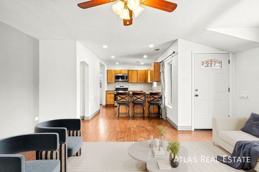 2020 Oneida St - Photo 2 of 32