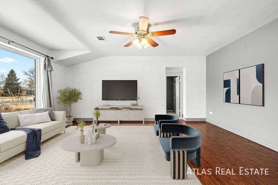 2020 Oneida St - Photo 4 of 32