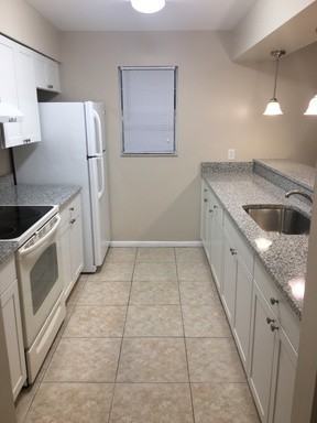 204 N Grannis Ave - Photo 3 of 14