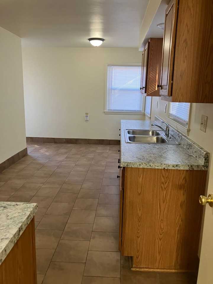 5175 N 69th St - Photo 6 of 8