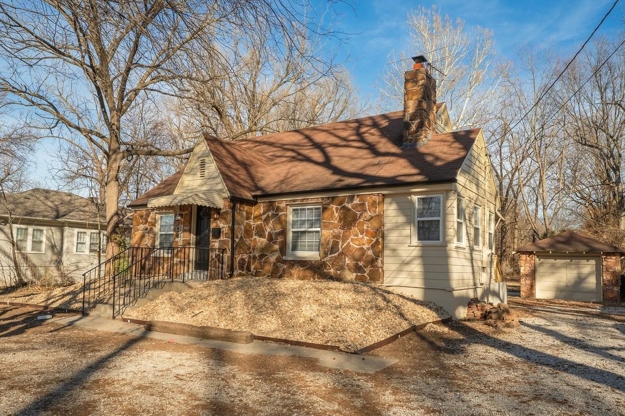 1540 S Campbell Ave - Photo 4 of 29