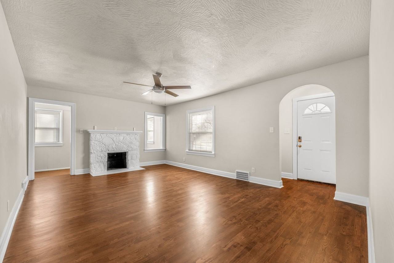 1540 S Campbell Ave - Photo 5 of 29