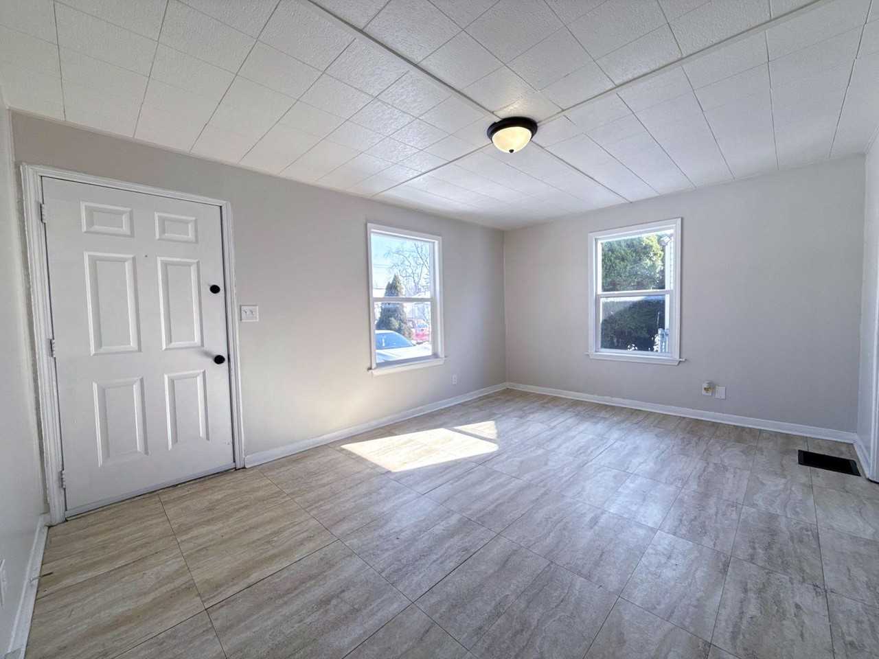 2301 Atwood Ter - Photo 2 of 12