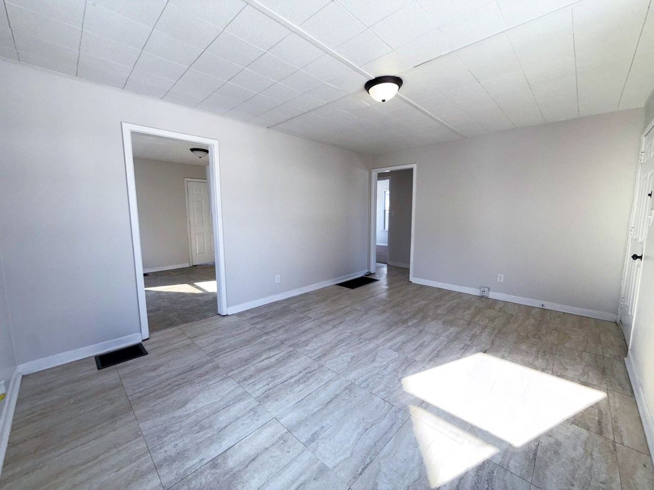 2301 Atwood Ter - Photo 3 of 12