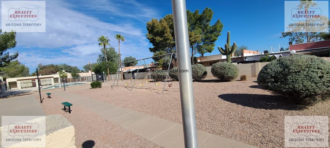 3038 W Avenida Obregon - Photo 3 of 28