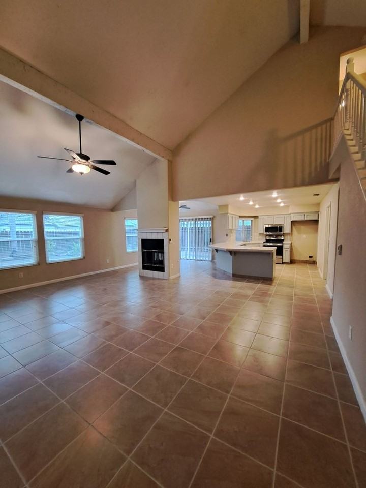 1325 E Portland Ave - Photo 4 of 30