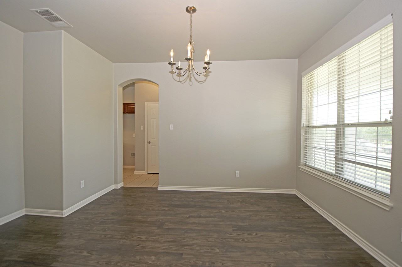 6800 Cromarty Ln - Photo 6 of 44