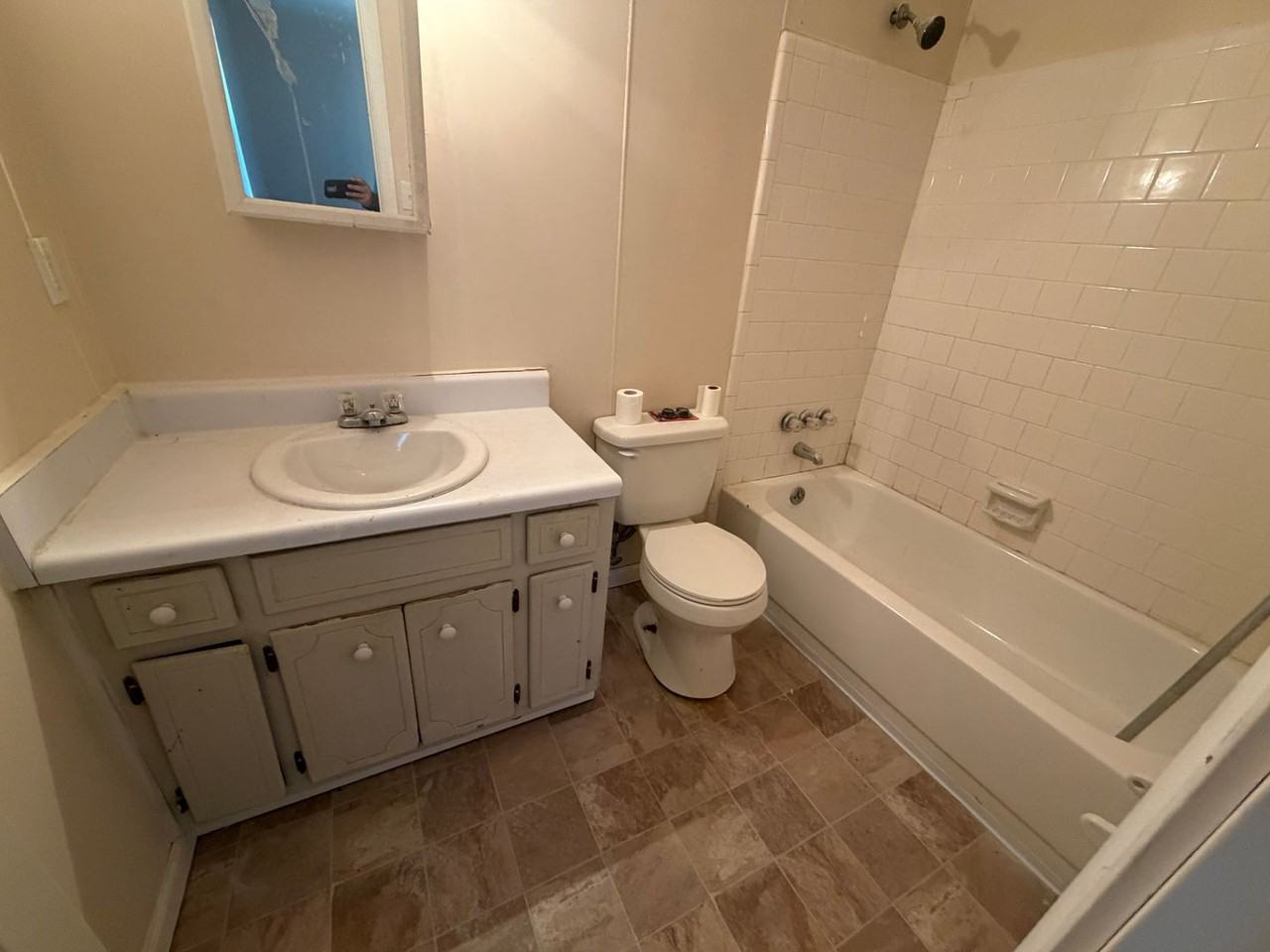 2355 Basswood Dr - Photo 3 of 12