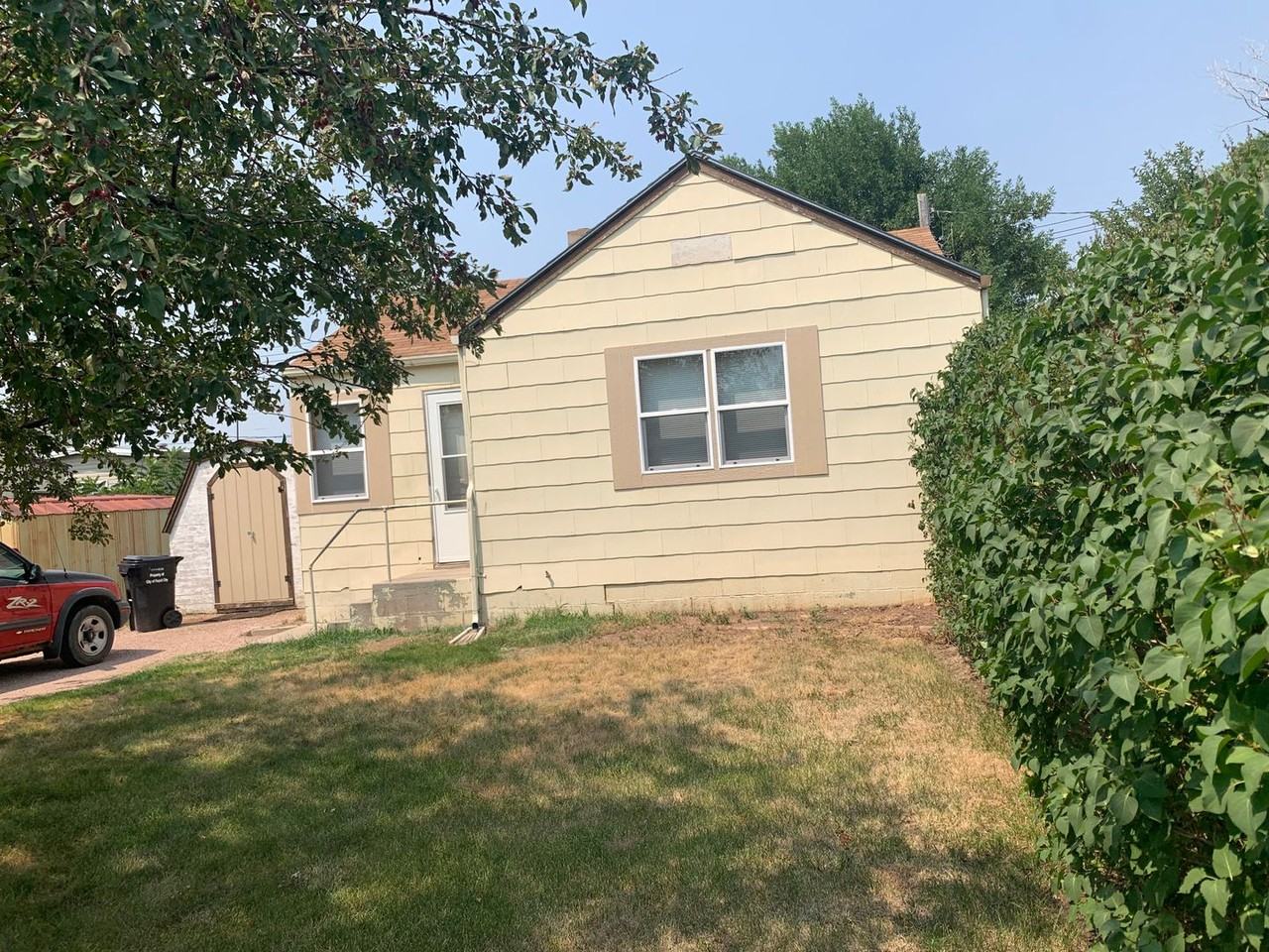 216 E Denver St - Photo 2 of 19