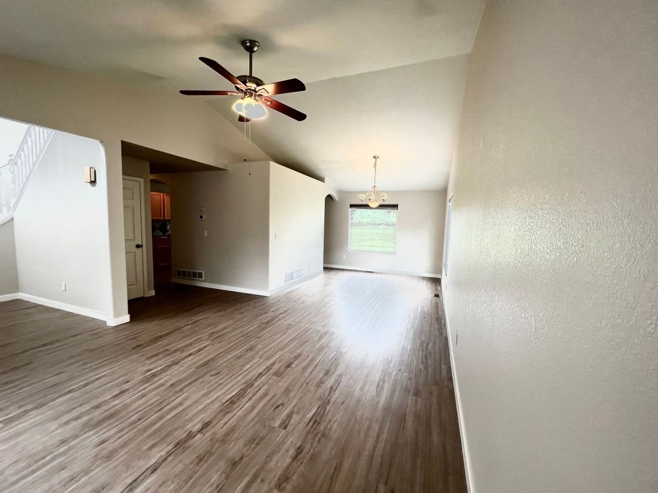 2909 Des Moines Dr - Photo 4 of 15