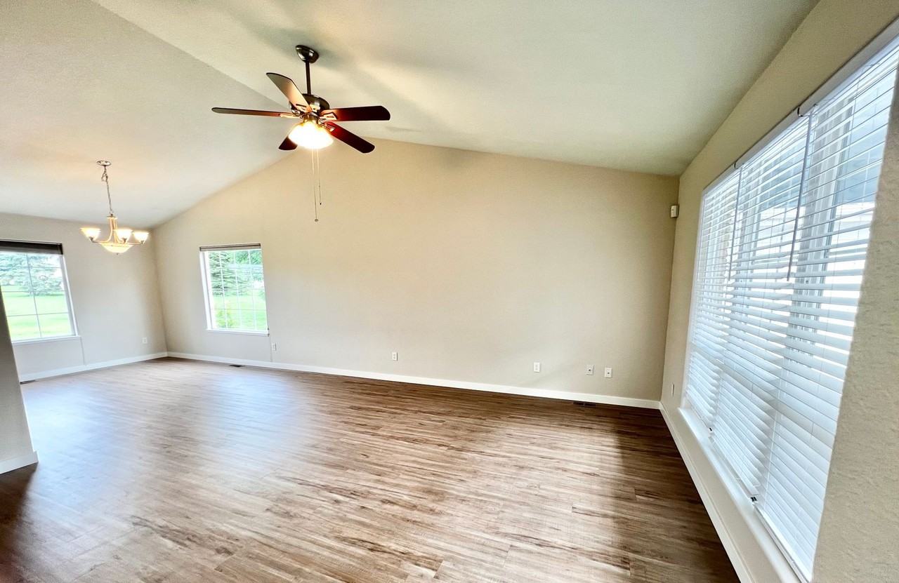 2909 Des Moines Dr - Photo 5 of 15