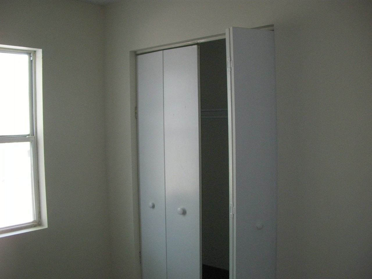 518 Brown St - Photo 4 of 20