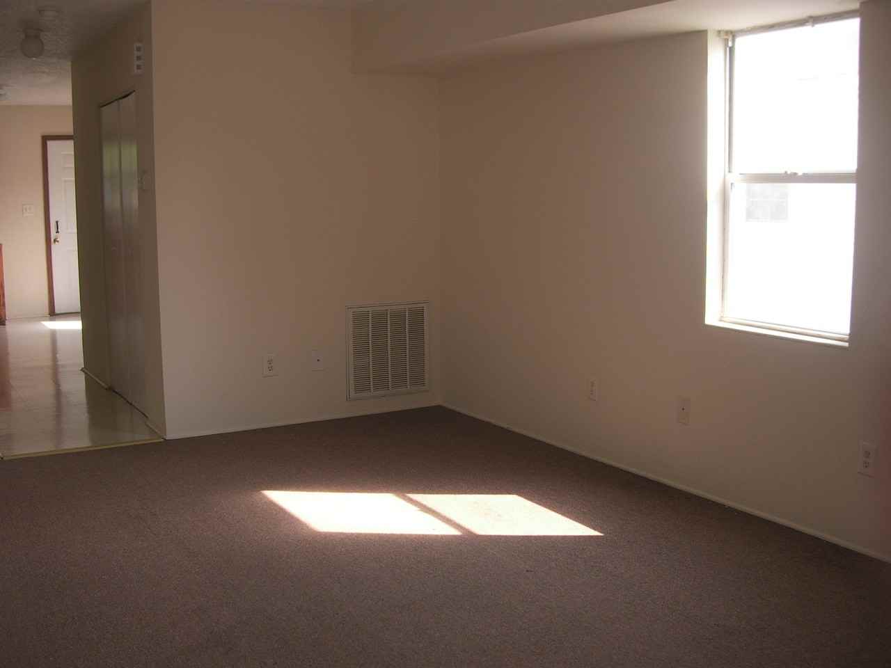 518 Brown St - Photo 7 of 20