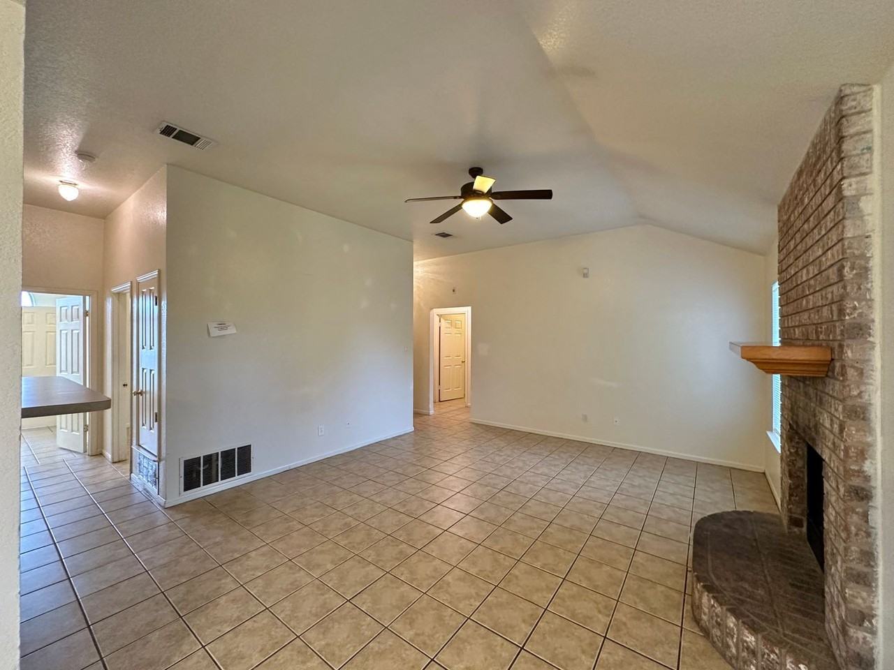 4209 Breckenridge Dr - Photo 5 of 23