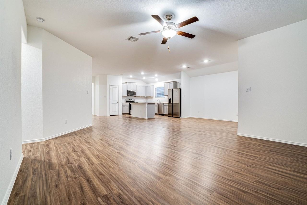 414 Bluejack Way - Photo 3 of 20