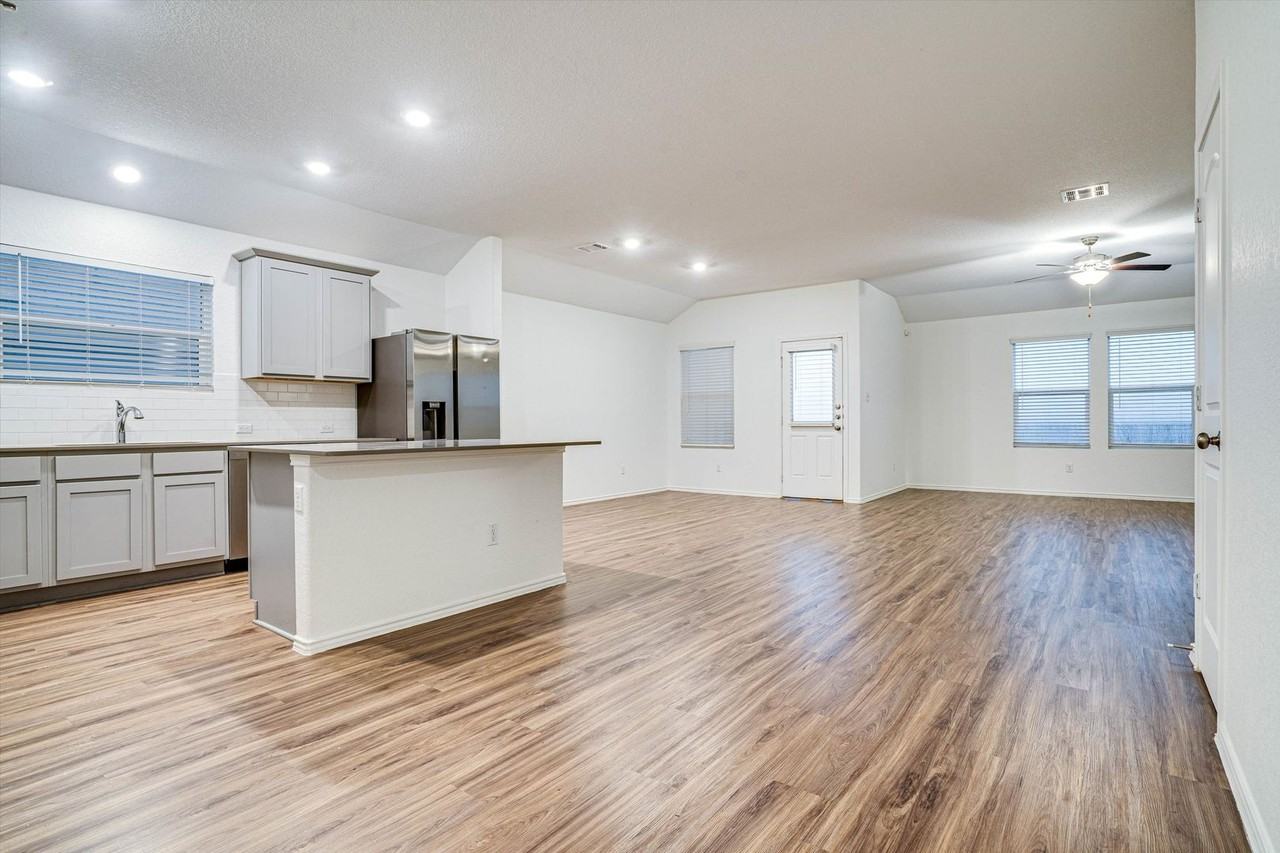 414 Bluejack Way - Photo 7 of 20