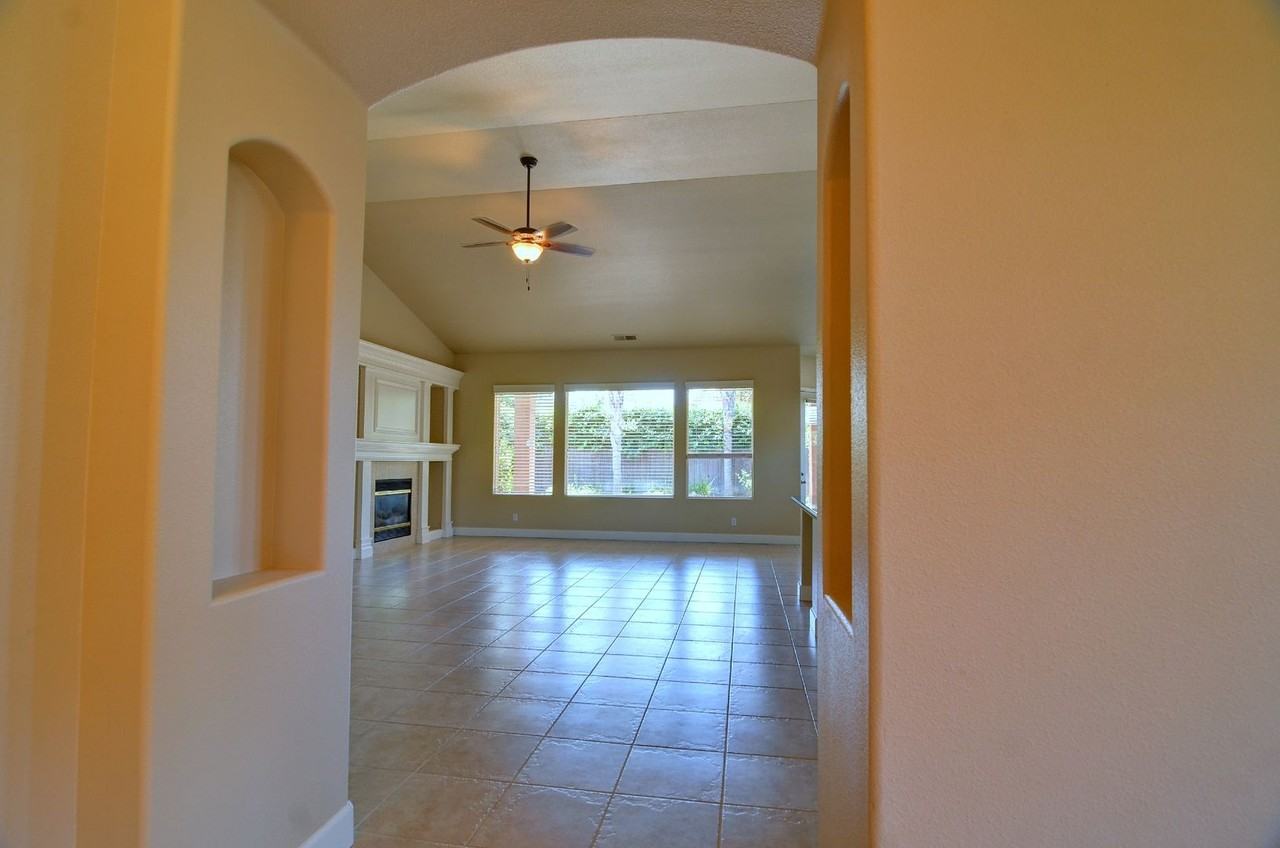 3092 Everglade Ave - Photo 6 of 24