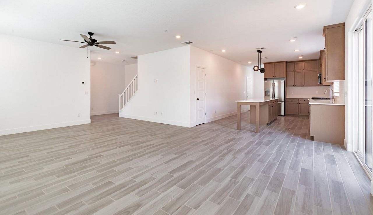 2834 E Tamarind Dr - Photo 6 of 29