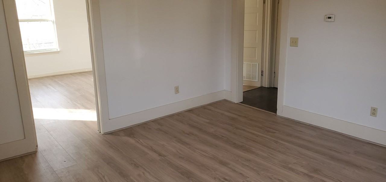 401 W Worley St - Photo 2 of 14