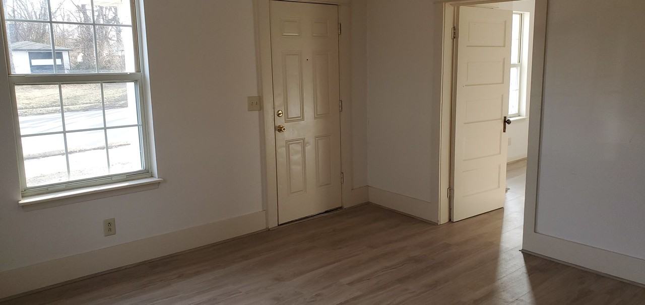 401 W Worley St - Photo 3 of 14