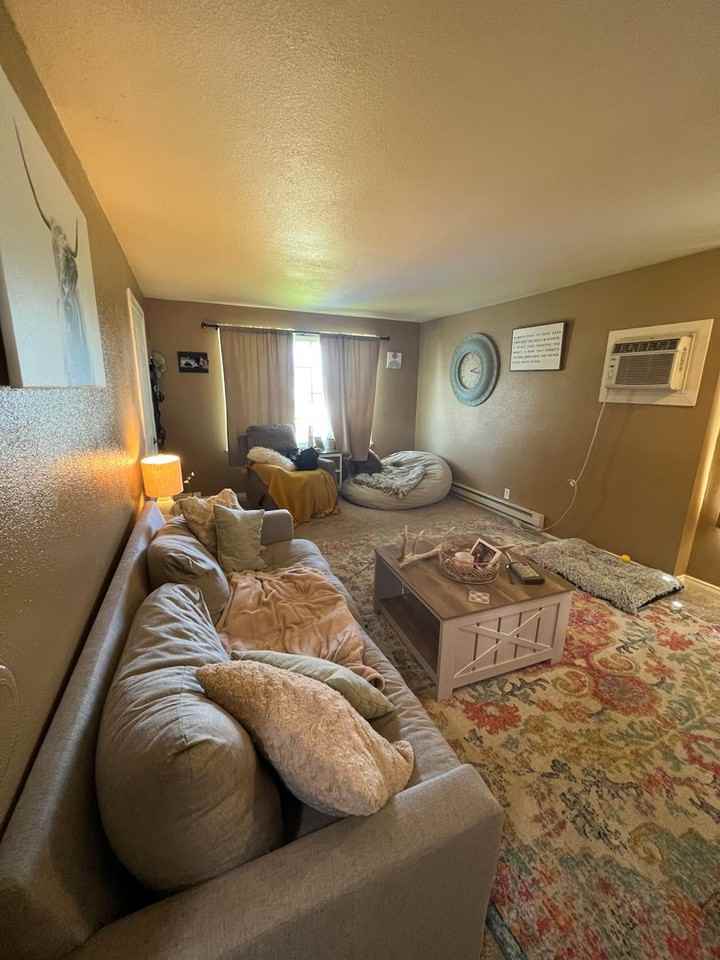 47 G St Se - Photo 2 of 9