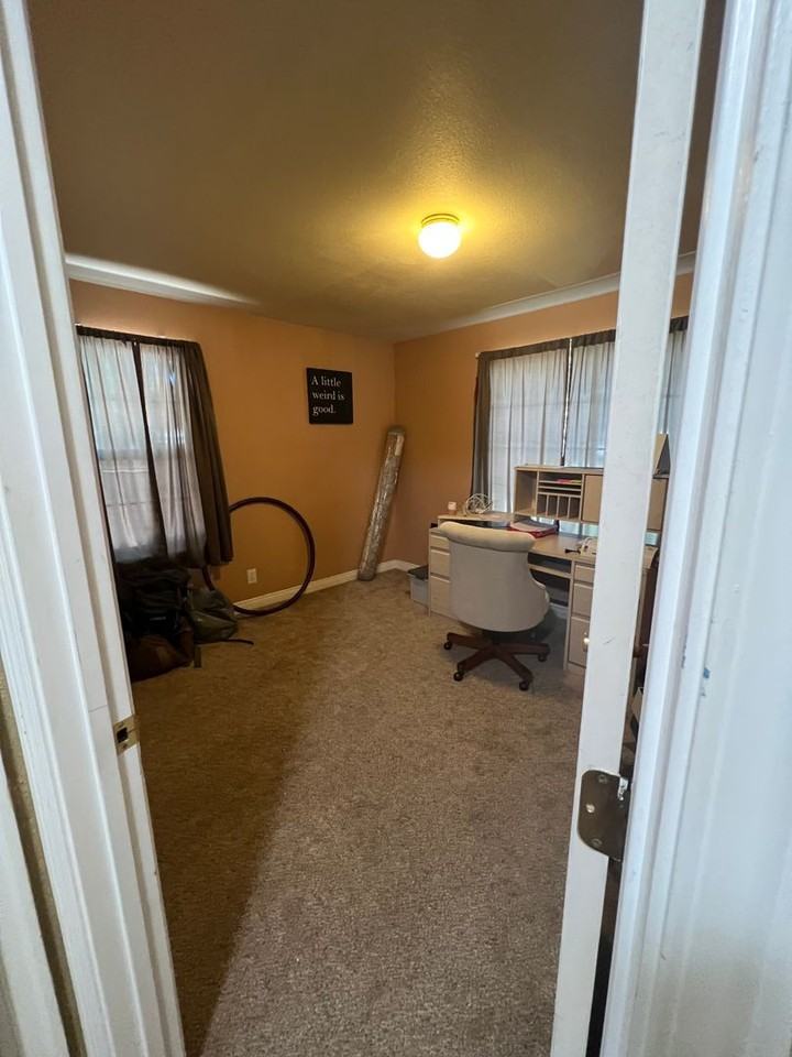 47 G St Se - Photo 3 of 9