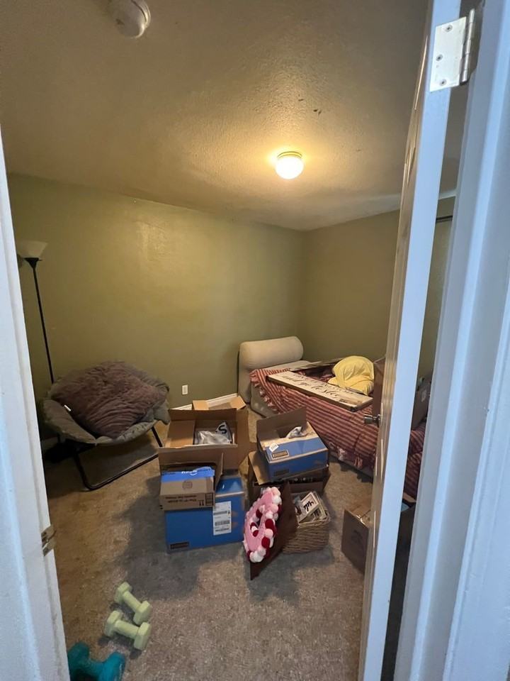 47 G St Se - Photo 4 of 9