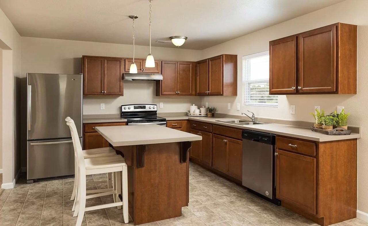 24761 Opal St - Photo 5 of 33