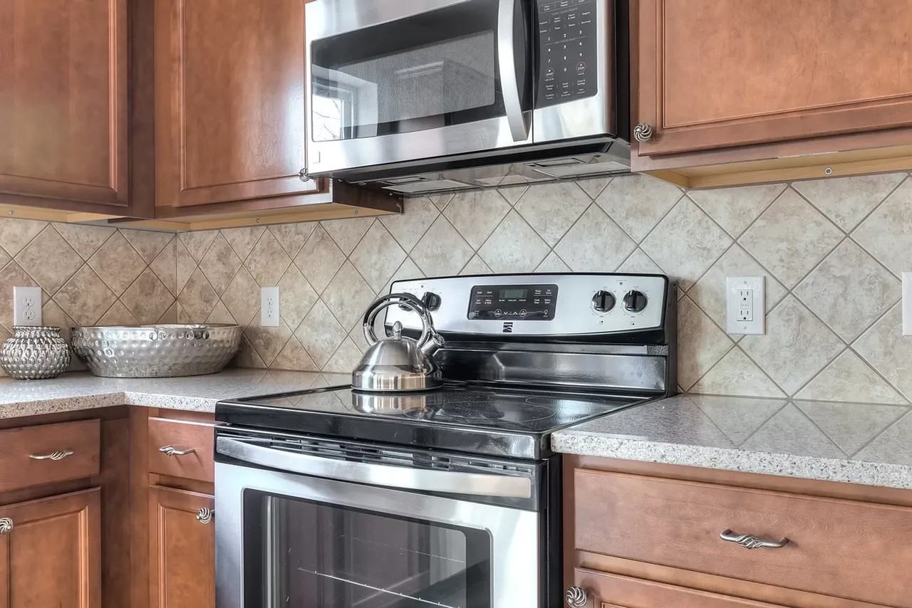 546 Oak View Dr - Photo 4 of 21