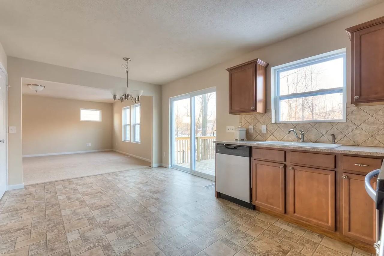 546 Oak View Dr - Photo 5 of 21